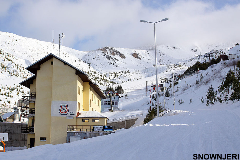 Hotel Ski School in Brezovica