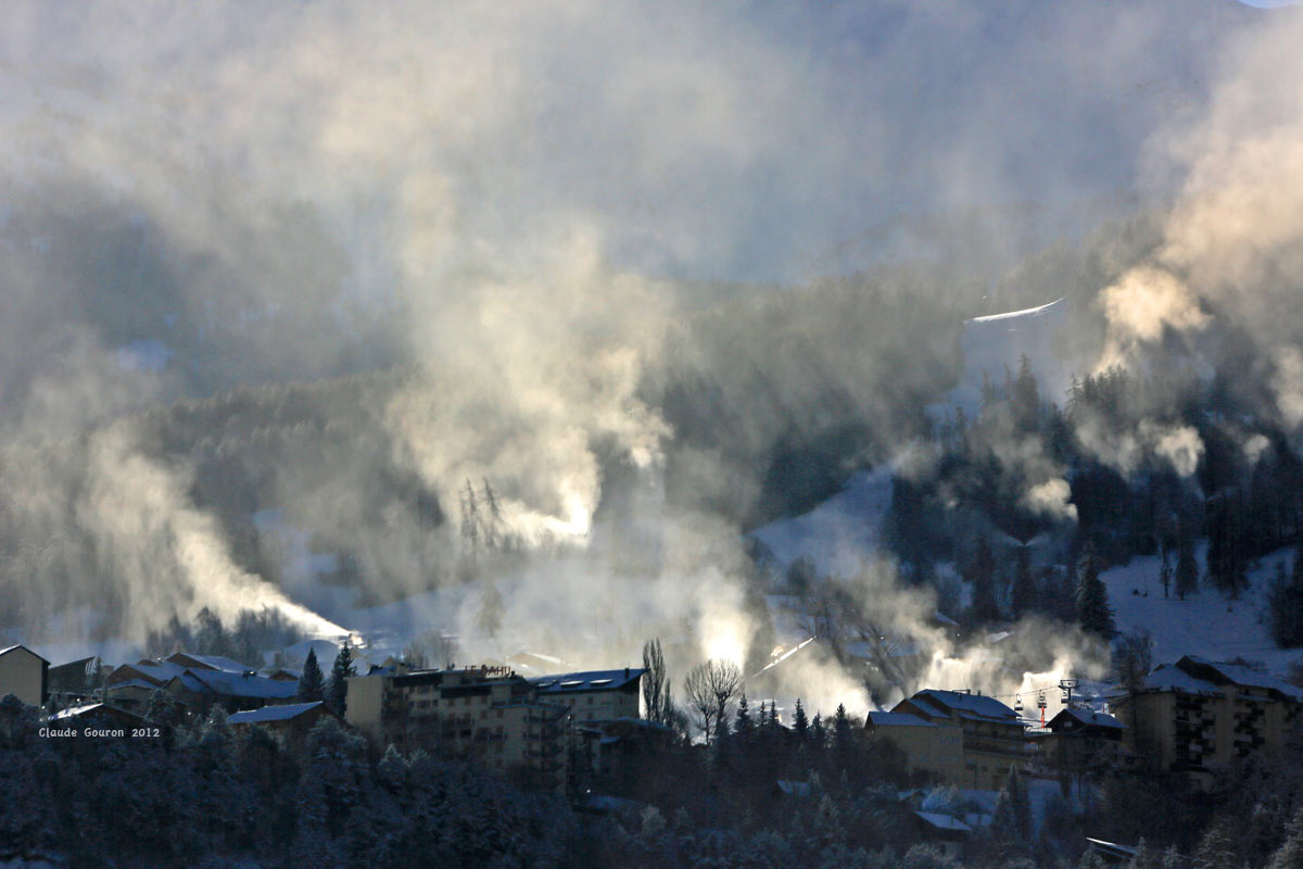 Snow making on Le Sauze ski resort, Sauze Super-Sauze
