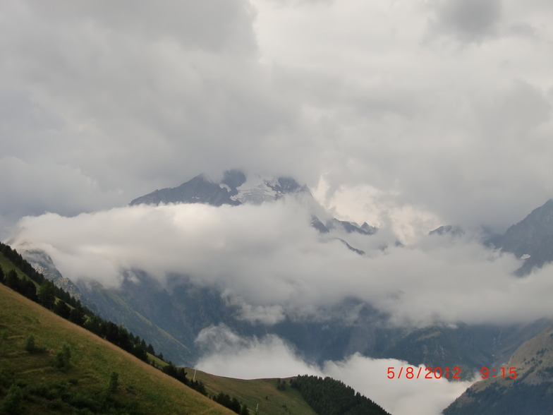 Des nuages sur La Muzelle, Les Deux Alpes