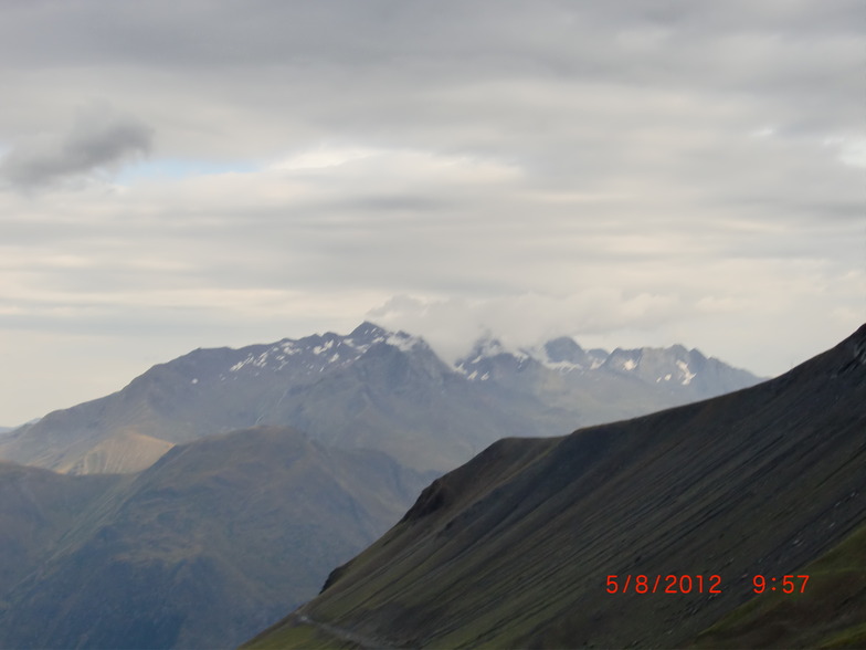 Sa voisine, l'Alpe d'Huez en face, Les Deux Alpes