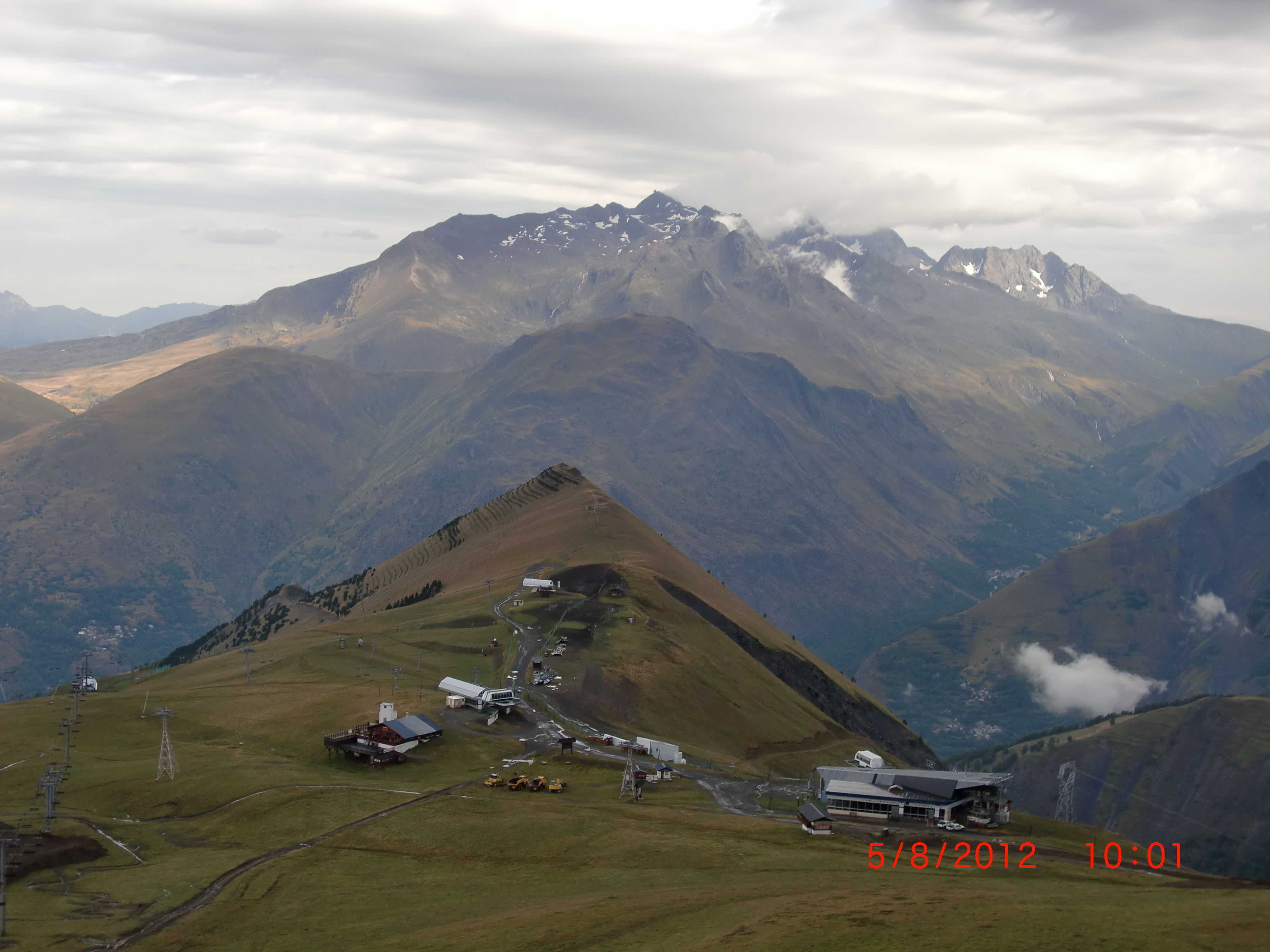 Domaine skiable de Les2Alpes et en face l'Alpe d'Huez, Les Deux Alpes