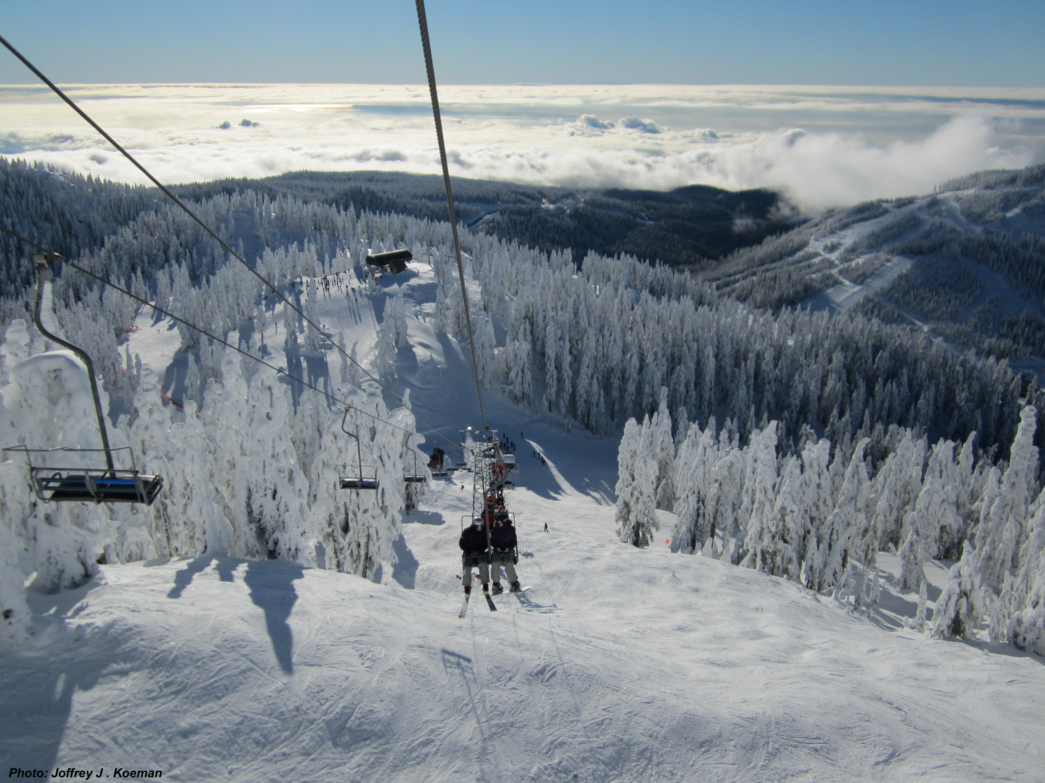 Sky Chair with Lions Express and Raven Ridge Chairs in the background, Cypress Mountain