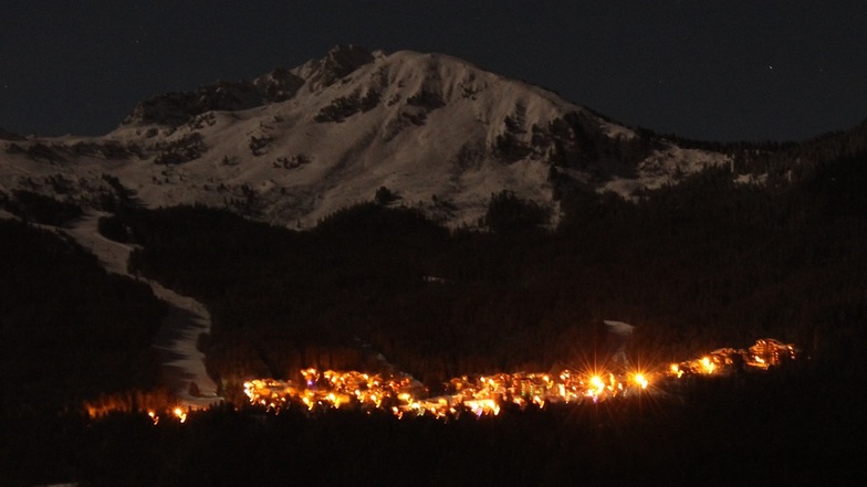 La Tania under the full moon