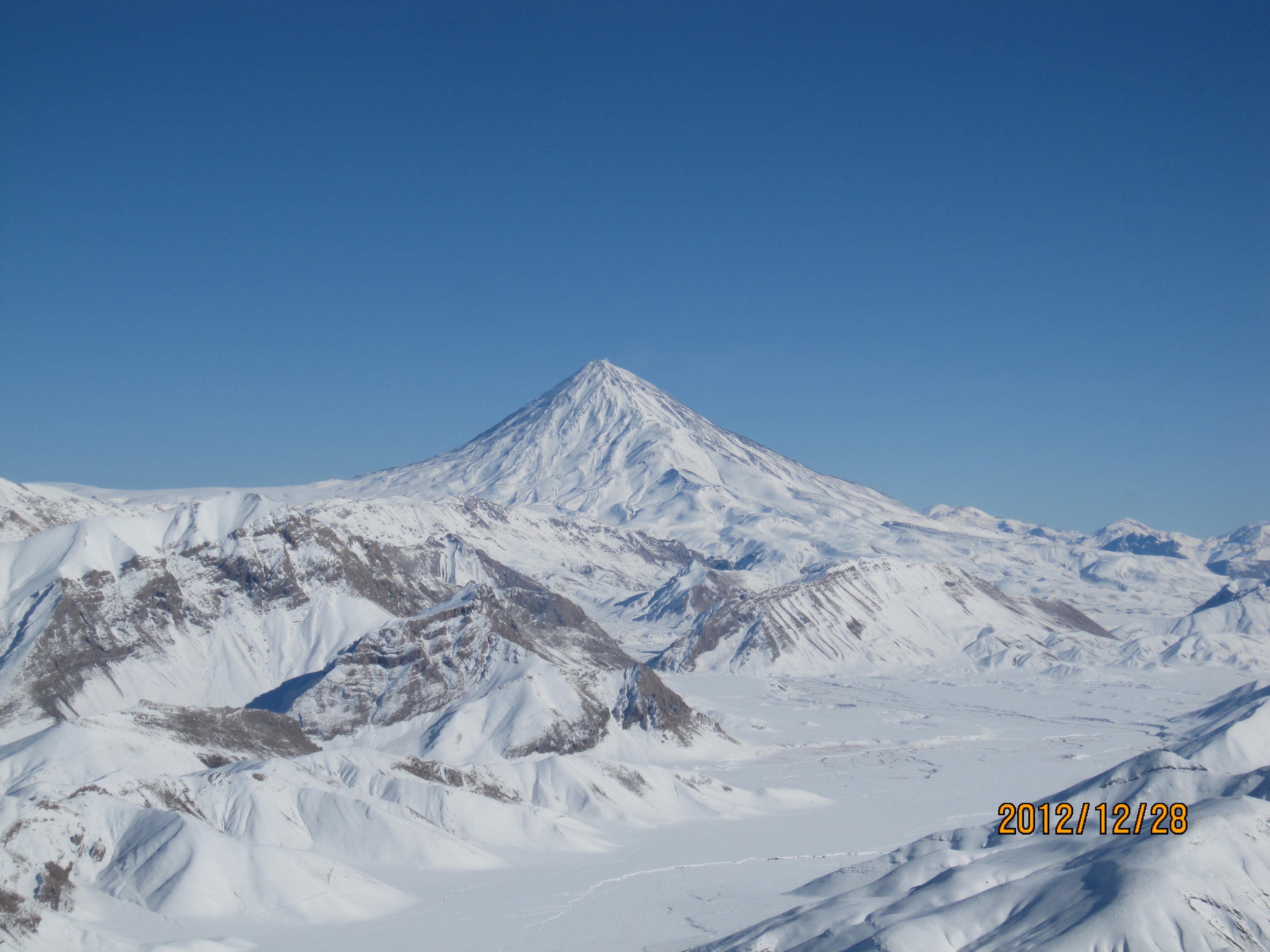 دماوند از فراز قله ريزان, Mount Damavand