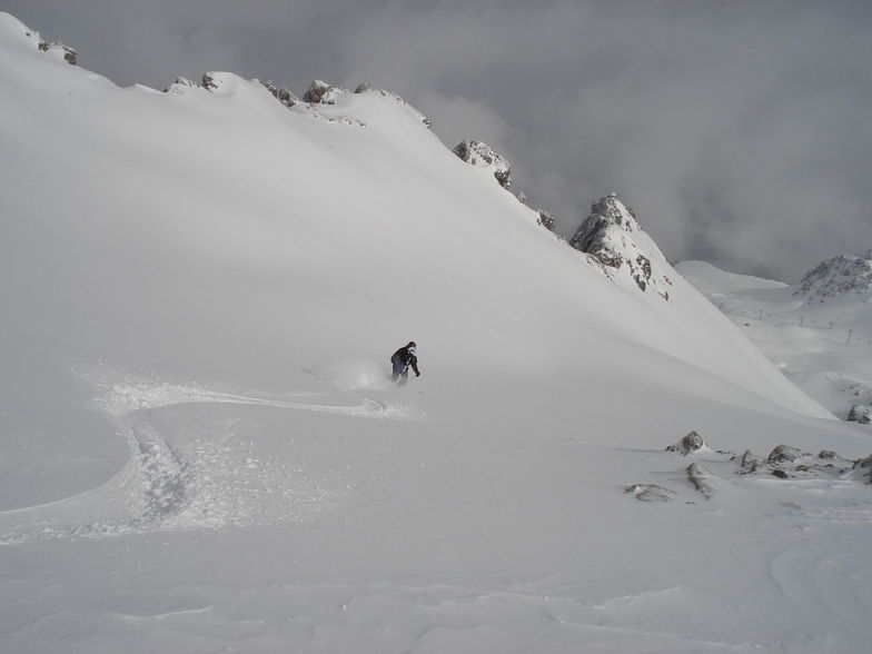 Tony 1st tracks north siide of the Weissfluegipfil  above Davos