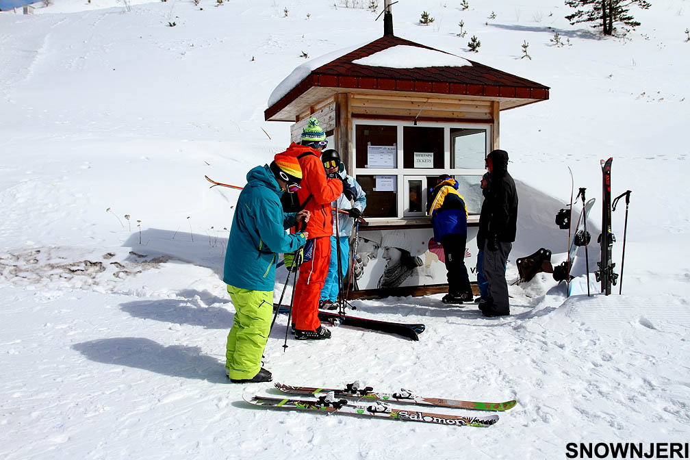 Ticket shop, Kozuf