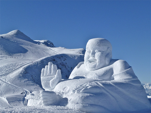 SNOW ART   in high altitude, Arosa photo