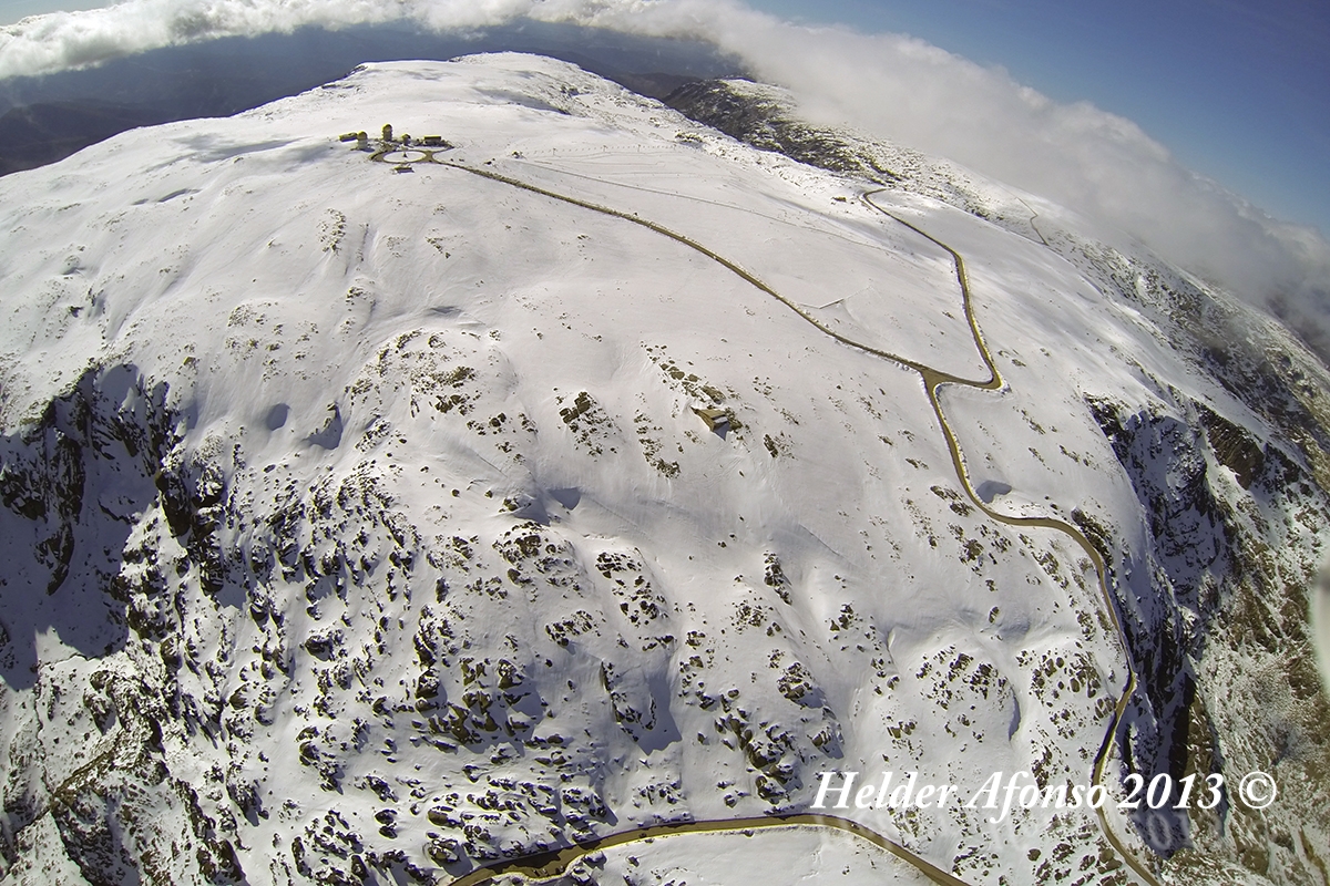 Vista aérea da Torre na Serra da Estrela