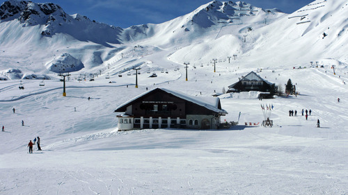 Canazei Ski Resort by: George Jansen