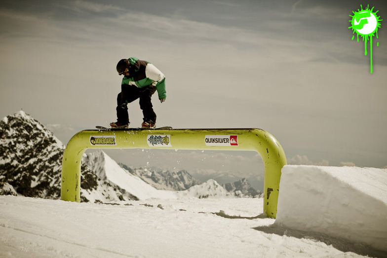2012-05-11 | Slide, Stubai Glacier