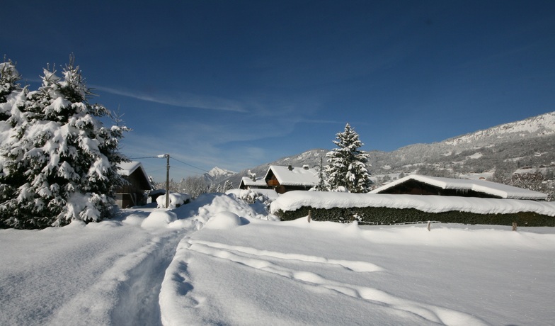 Pre season snow in the village 12 /13 season, Samoens