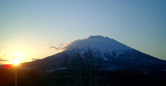 Daybreak over Youtei, Niseko Grand Hirafu