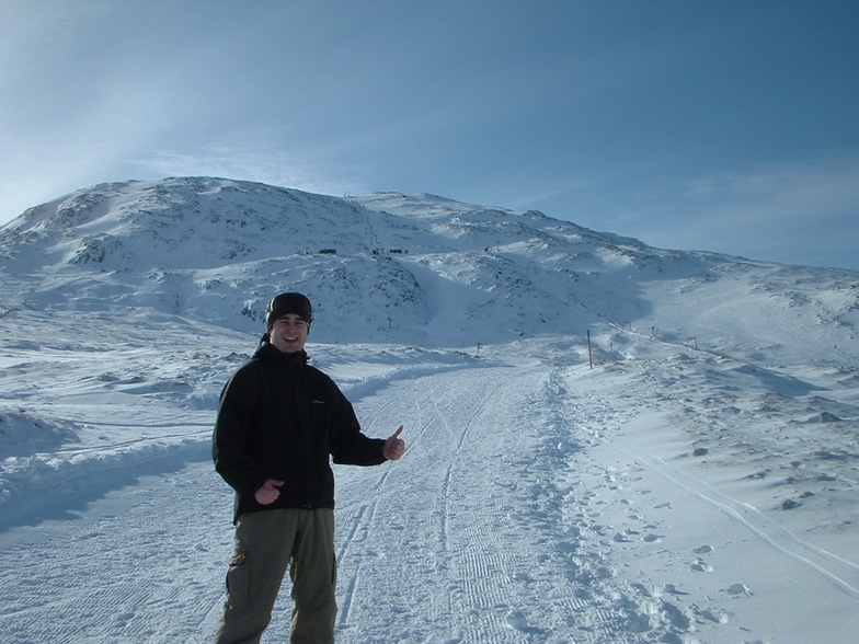 Dazza Boy on the return road from the cliffhanger cafe glencoe, Glencoe Mountain Resort