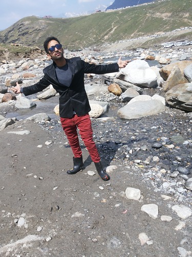Manali (Himachal Heli-Ski) Ski Resort by: lavi ghai
