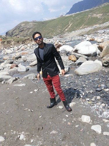 Manali (Himachal Heli-Ski) Ski Resort by: lavi ghai