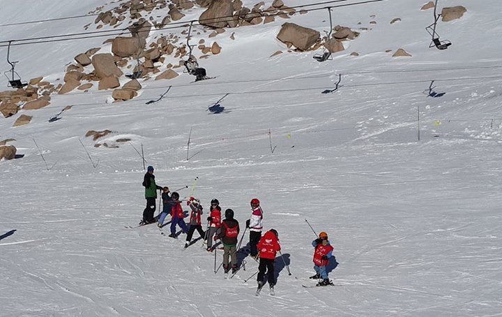 Escuela Infantil de ski y snowboard FreshTracks Mini Riders, Cerro Catedral