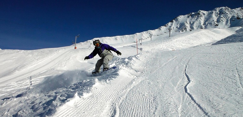 Snow...and not a soul on piste...magic !, Le Tour