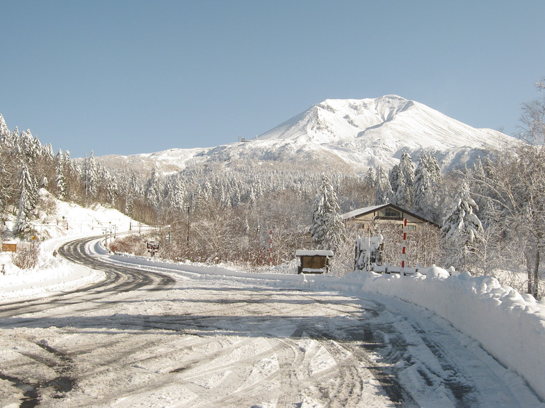 Road to Asahidake Onsen