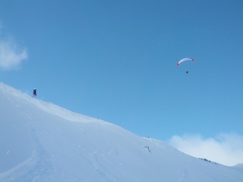 The Drop in, Villars