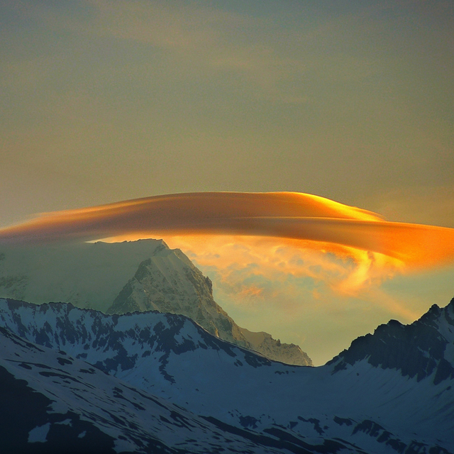 Montchavin Snow: Mont Blanc Sunrise