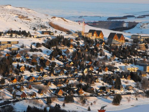 Besse Super Besse Ski Resort by: gadge
