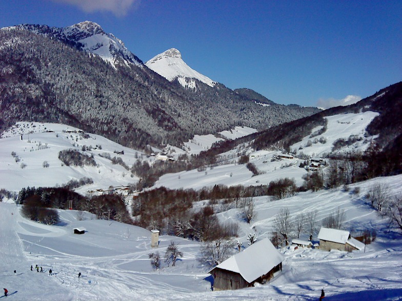 Aillon Station vue des pistes, Aillons-Margeriaz