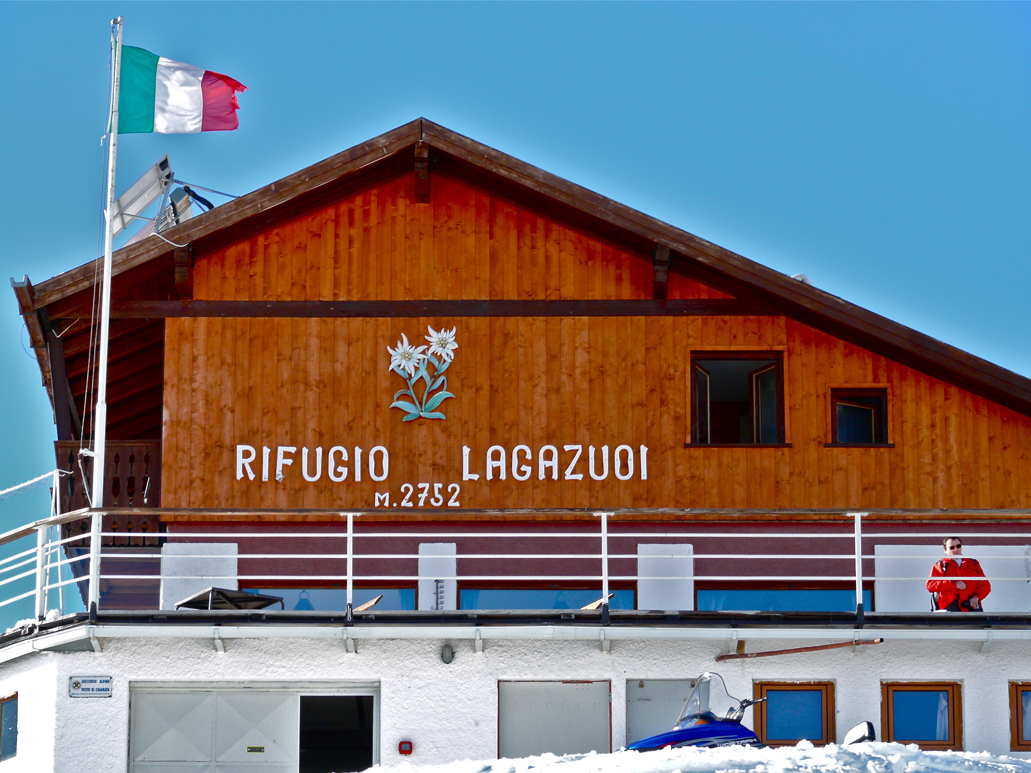 RIFUGIO LAGAZUOI    -     2.752 m, Cortina