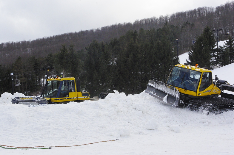 Snow Cats at Work, Toggenburg Mountain