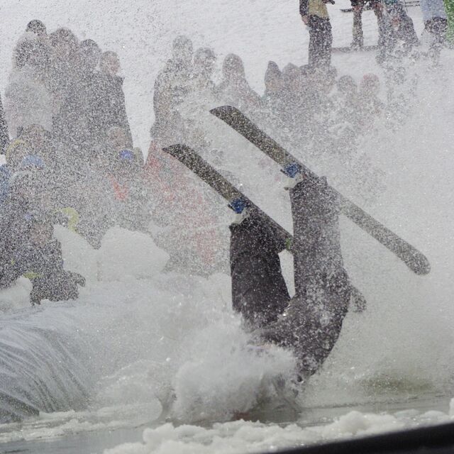 Pond Skimming Failure, Toggenburg Mountain