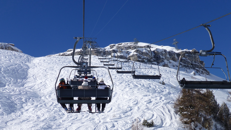 UP-HILL in beautiful sunshine, Crans Montana