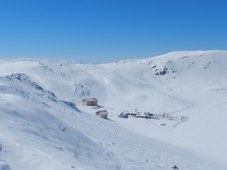 Sepidan Ski Resort snow