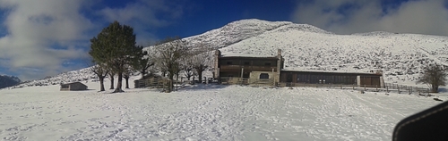 Picos De Europa Ski Resort by: sanfer