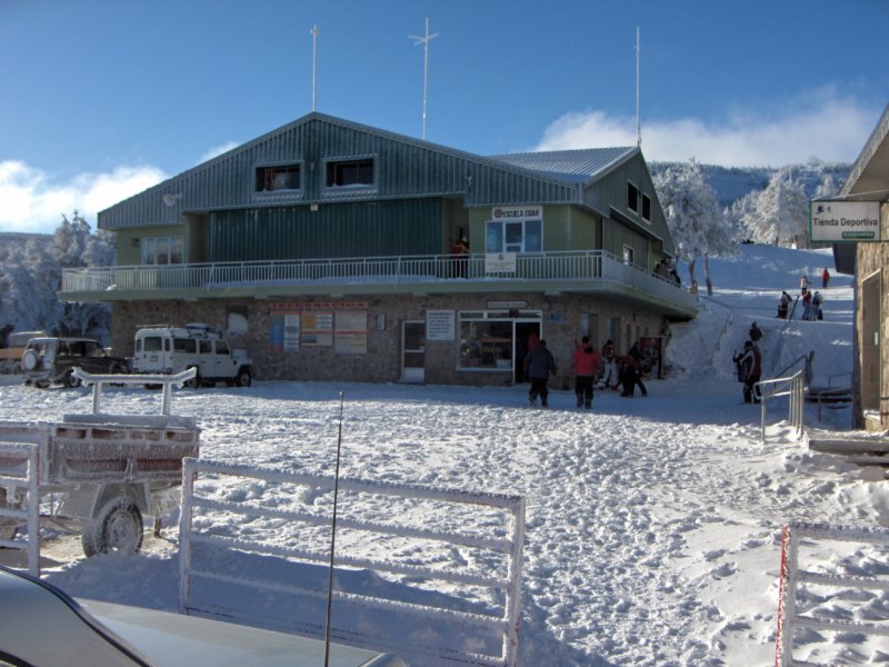 Manzaneda's resort command station