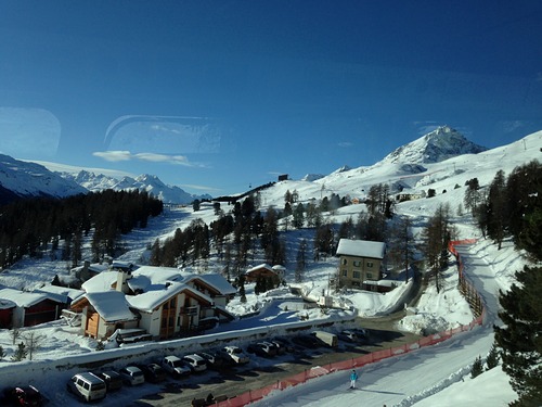 St Moritz Ski Resort by: Chavdar