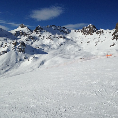 St Moritz Ski Resort by: Chavdar