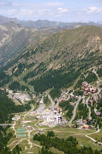 Isola 2000 Ski Resort by: Ktrin