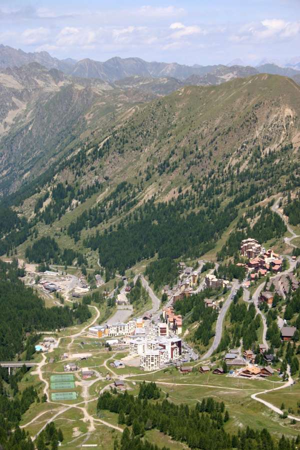 station isola 2000