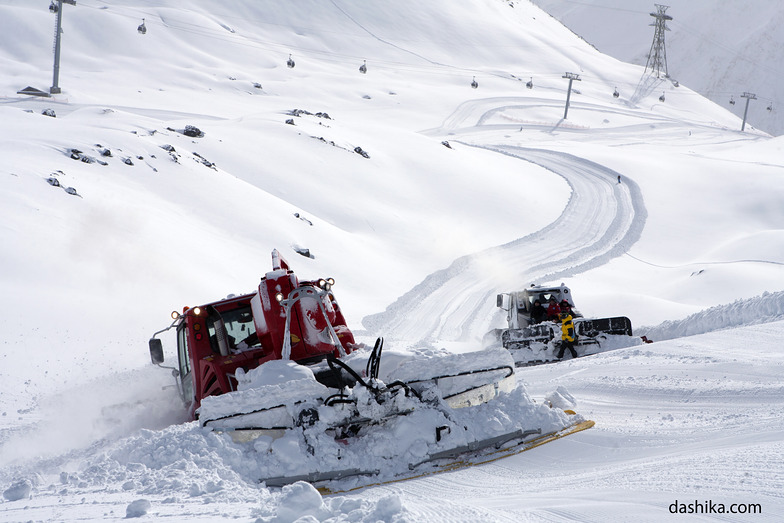 Snowcats grooming the pistes, Mt Elbrus