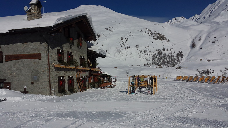 A beuitiful little place on the way into La Thuile, La Rosière