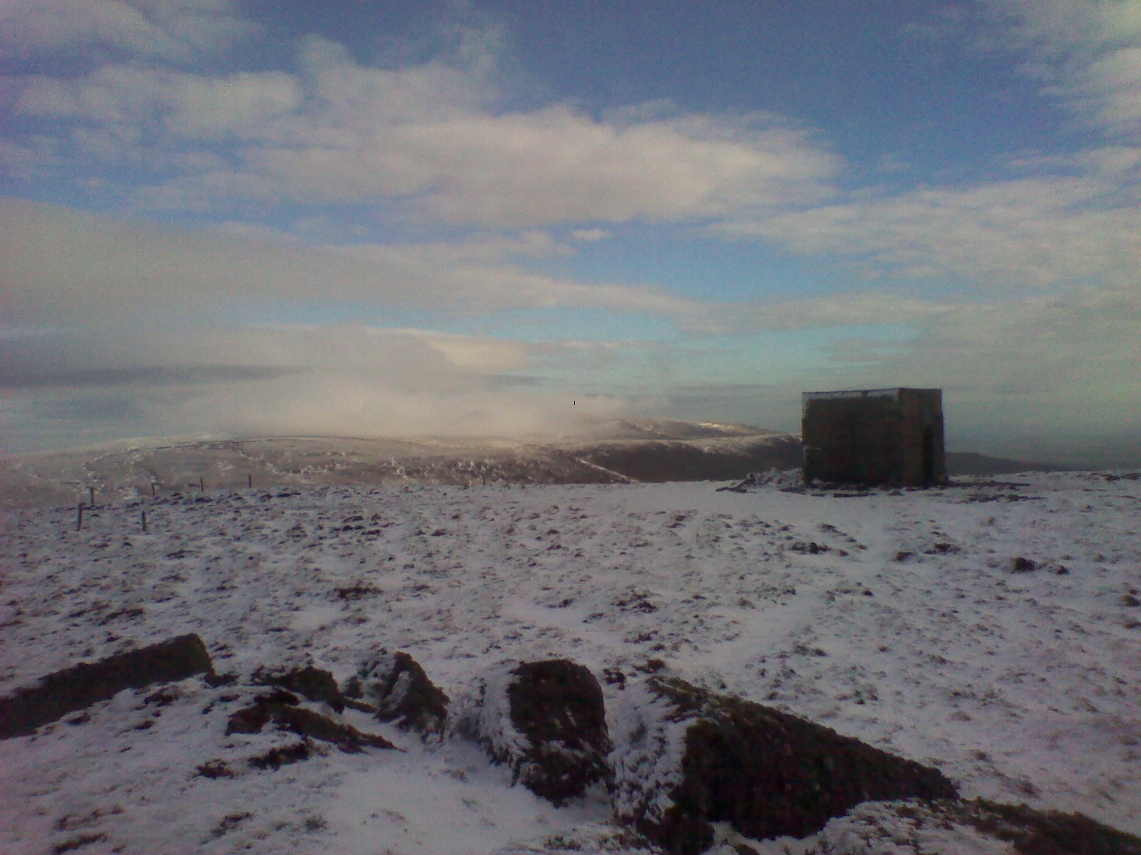 Seefin summit hut., Seefin (Monavullagh)