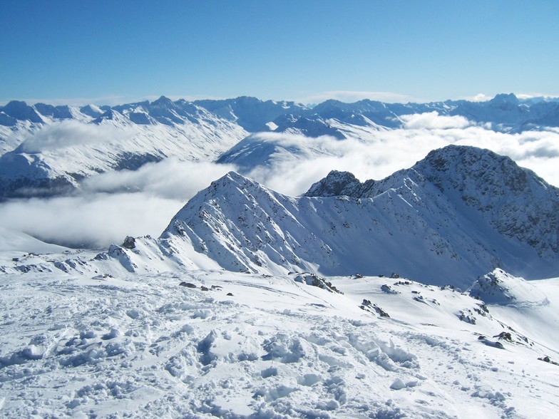 Schiahorn from the Weissfluegipfil above Davos