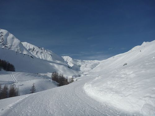 Val d’Allos – La Foux (Espace Lumière) Ski Resort by: bois