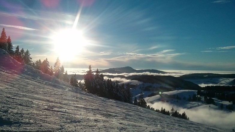 Sonnenschein Schnee und Hochnebel, Todtnauberg