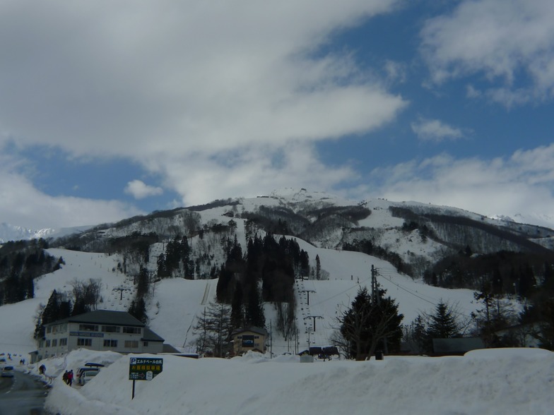 One area of lifts, Happo One