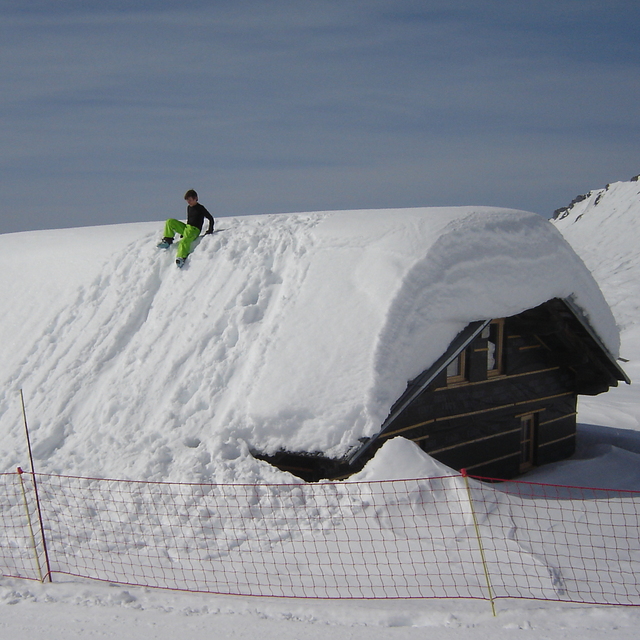 Snow fairy tale in Hauteluce for kids, Hauteluce Val Joly