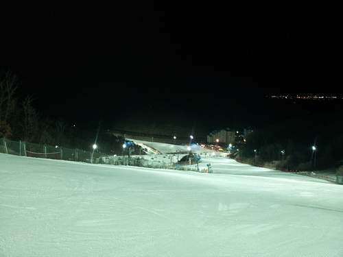 Konjiam Resort Ski Resort by: Byung Chun, Moon