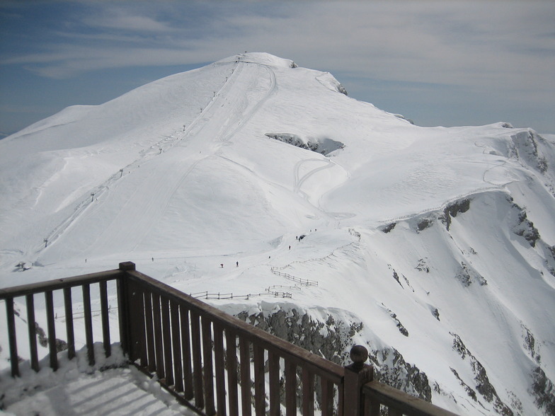 Looking "xionotripa" pist from" chalet on 2110m Mt.Falakro, Falakro Ski Resort