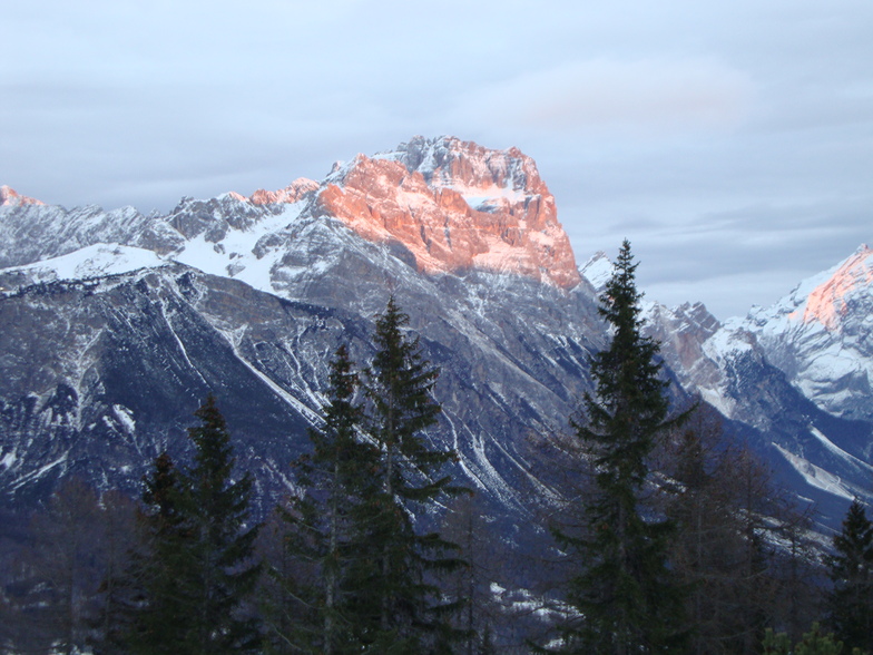 waiting for the last cabin, Cortina