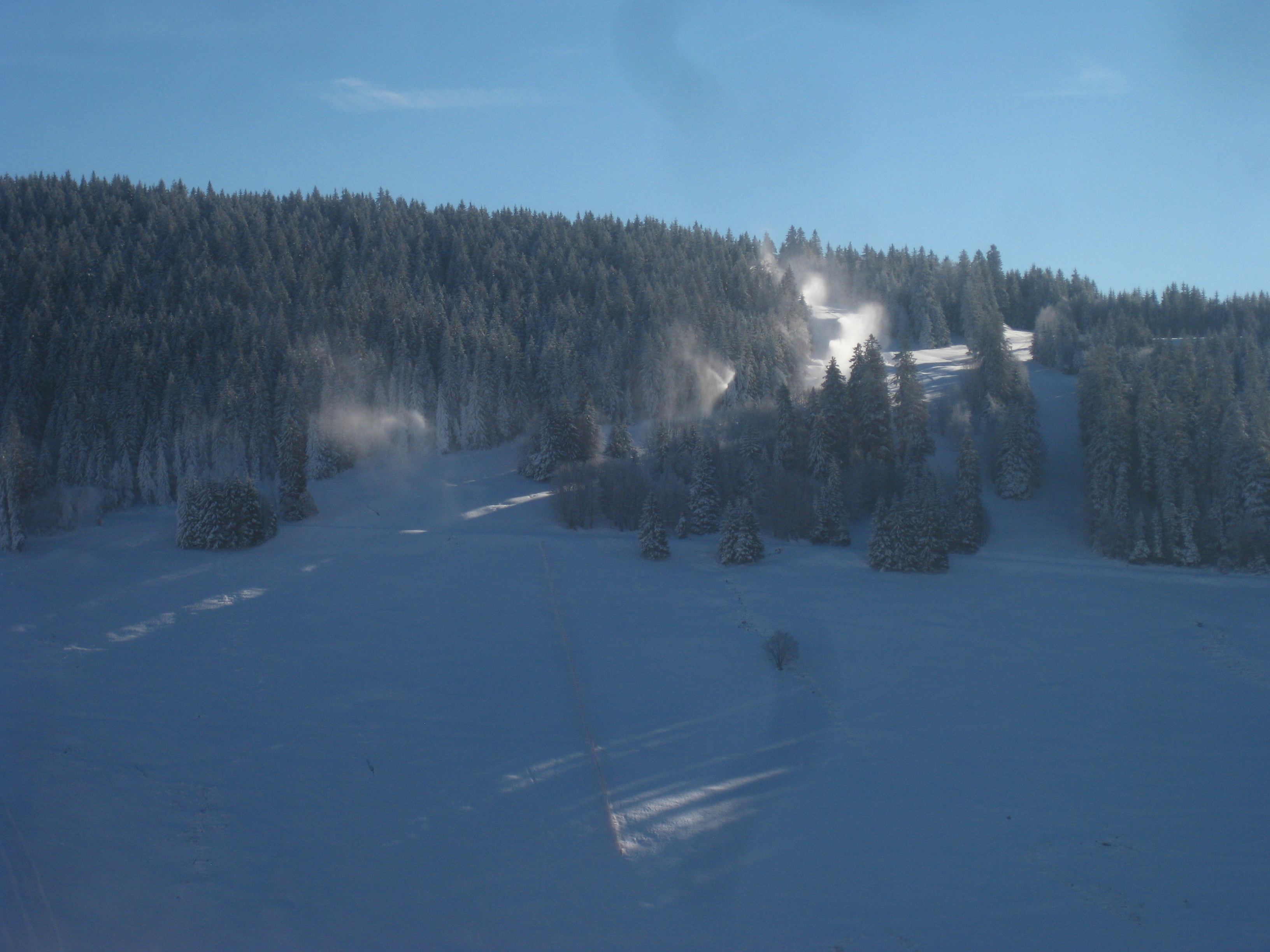 Snowmaking during a cold day, Todtnauberg