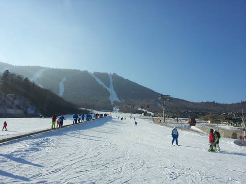 Yabuli Ski Resort by: Byung Chun,Moon
